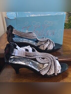 New in box! Fabulous Angel Girls 4 sparkly black rhinestone dressy heel shoes